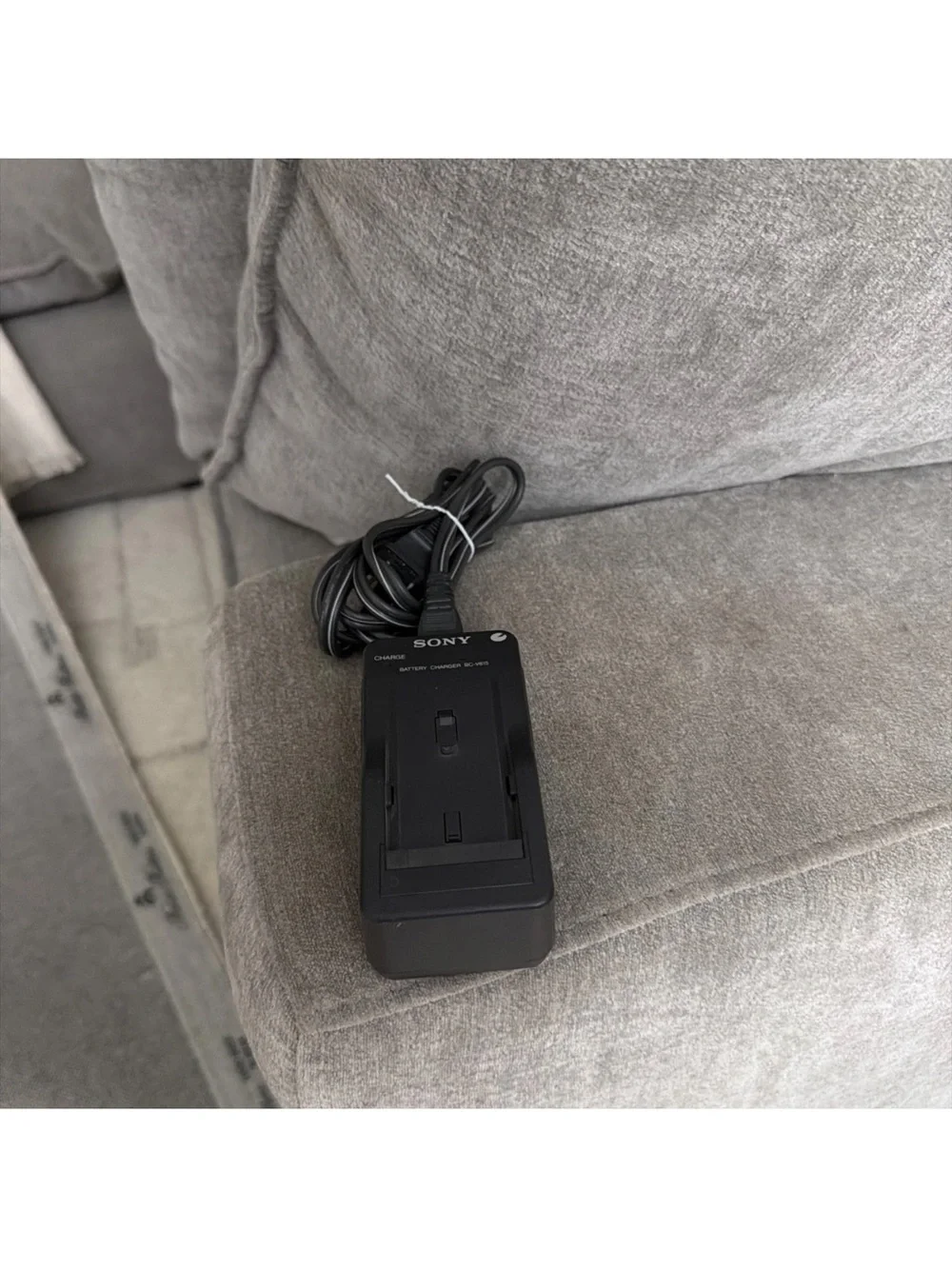 SONY BATTERY CHARGER BC-V615 8.4V .6A